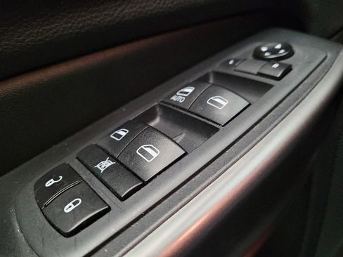 Used 2020 Jeep Cherokee Latitude FWD image 27