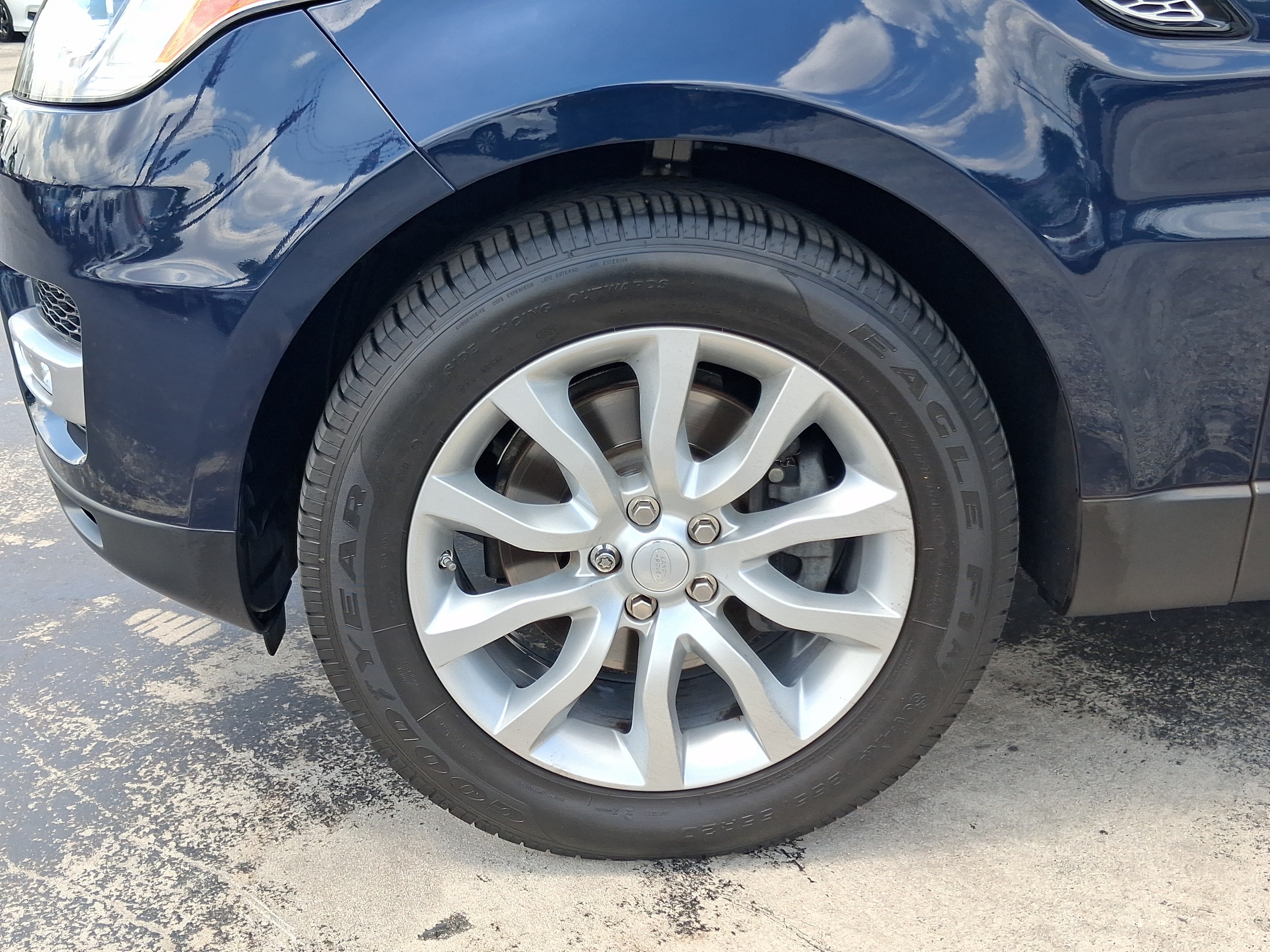 Used 2014 Land Rover Range Rover Sport HSE AWD/4WD image 8
