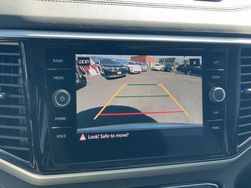 Certified 2023 Volkswagen Atlas SE w/ Panoramic Sunroof Package FWD image 15