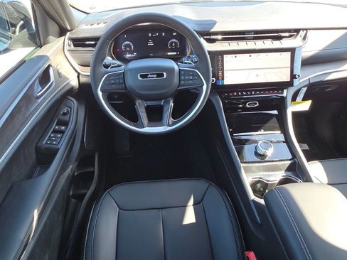 New 2026 Jeep Grand Cherokee Limited RWD image 10