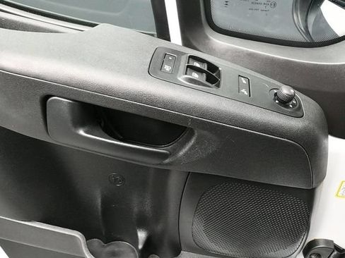 Used 2025 RAM ProMaster 2500 w/ Convenience Group FWD image 18