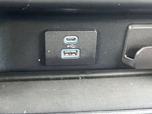 Used 2023 Ford F150 XLT image 6