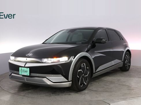 Used 2024 Hyundai Ioniq 5 Limited image 2