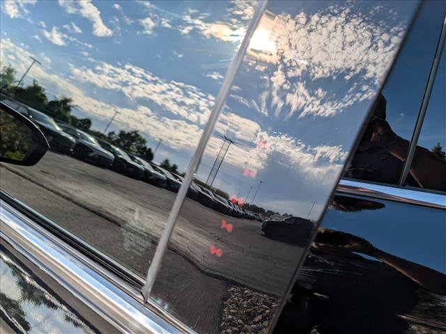 Used 2016 Lincoln MKX Reserve w/ Climate Package FWD image 9