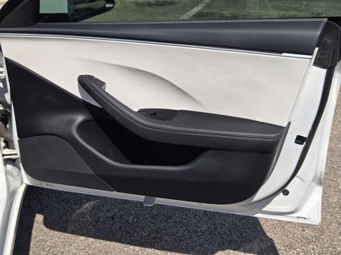 Used 2025 Tesla Model 3 Long Range RWD image 27