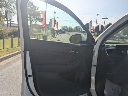 Used 2025 Buick Encore GX Preferred image 10