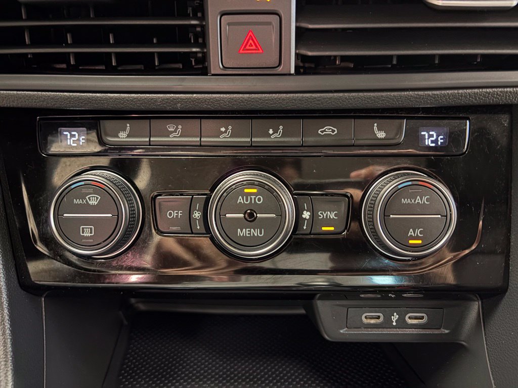 Used 2024 Volkswagen Jetta SE FWD image 17