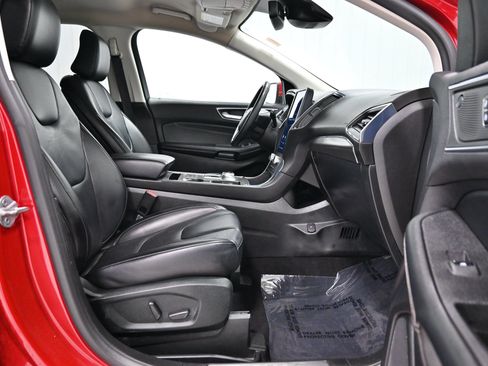 Used 2022 Ford Edge Titanium AWD/4WD image 25