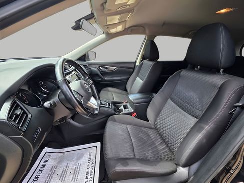 Used 2020 Nissan Rogue SV image 18
