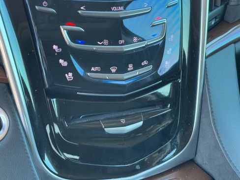Used 2020 Cadillac Escalade Luxury image 26