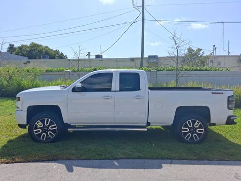 Used 2018 Chevrolet Silverado 1500 LT RWD image 9