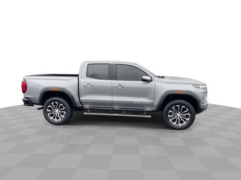 New 2026 GMC Canyon Denali image 9