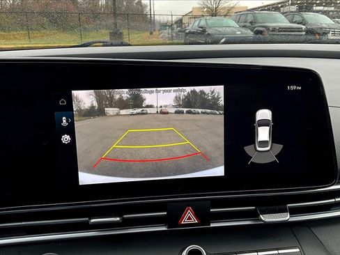 Used 2021 Hyundai Elantra Limited image 21