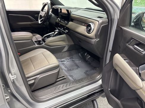 Used 2024 Chevrolet Colorado ZR2 w/ ZR2 Convenience Package III AWD/4WD image 10