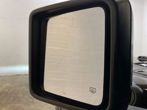 Used 2022 Jeep Wrangler Unlimited Sahara AWD/4WD image 90