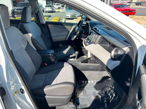 Used 2015 Toyota RAV4 XLE image 28