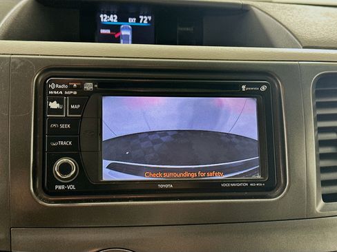 Used 2013 Toyota Sienna SE FWD image 22