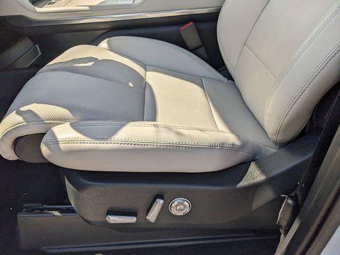 Used 2025 Lincoln Navigator L Reserve image 21