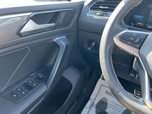 Used 2023 Volkswagen Tiguan SE R-Line image 19