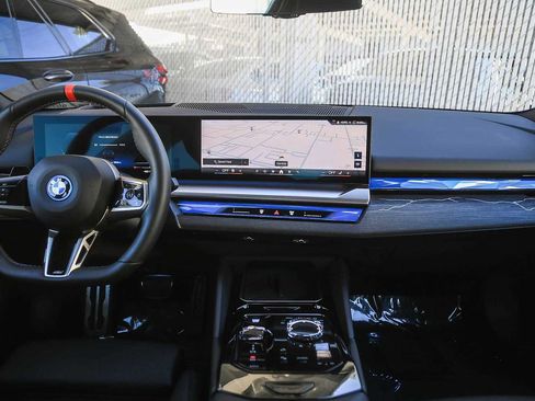 Used 2025 BMW i5 M60 w/ Executive Package image 9