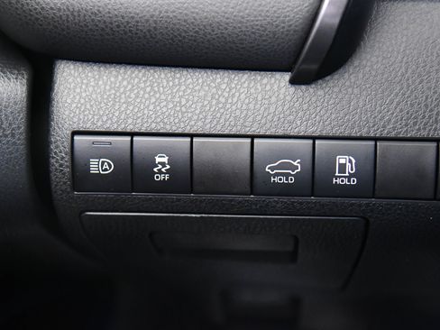 Used 2022 Toyota Camry SE FWD image 29