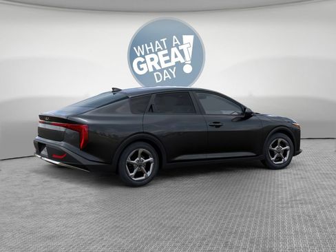 New 2026 Kia K4 FWD image 6