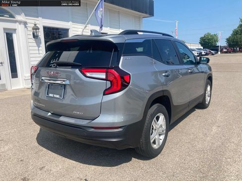 Used 2024 GMC Terrain SLE w/ Driver Convenience Package AWD/4WD image 5