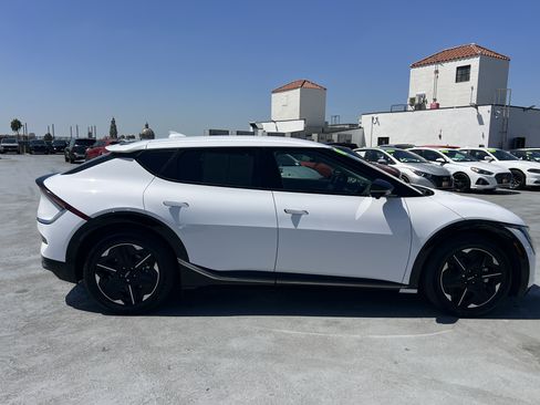 Used 2025 Kia EV6 Wind RWD image 9