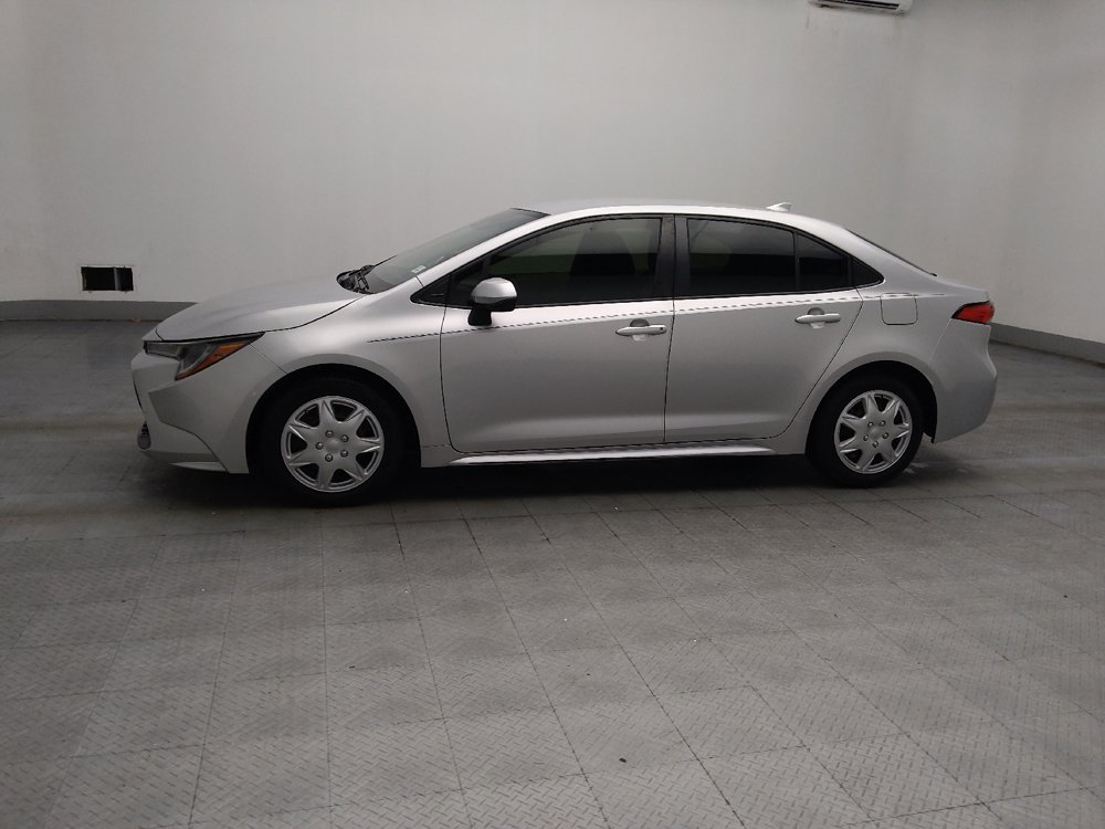 Used 2021 Toyota Corolla LE FWD image 2