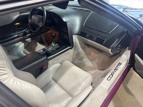Used 1995 Chevrolet Corvette Coupe RWD image 62