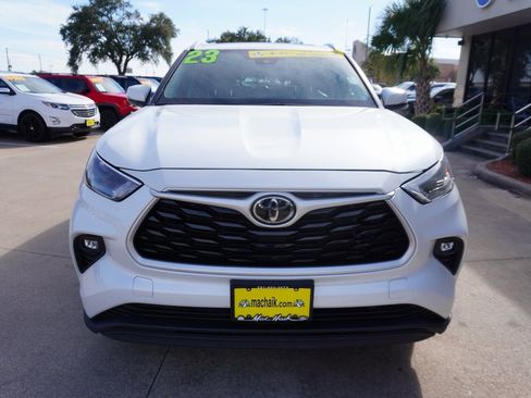 Used 2023 Toyota Highlander XLE image 2