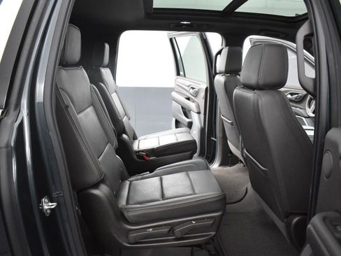 Used 2021 GMC Yukon XL Denali w/ Denali Premium Package AWD/4WD image 36