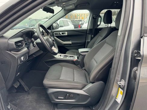Used 2022 Ford Explorer XLT image 14