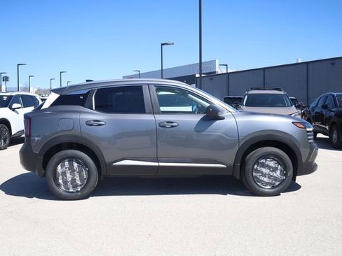 New 2026 Nissan Kicks SV w/ Charging Package FWD image 4