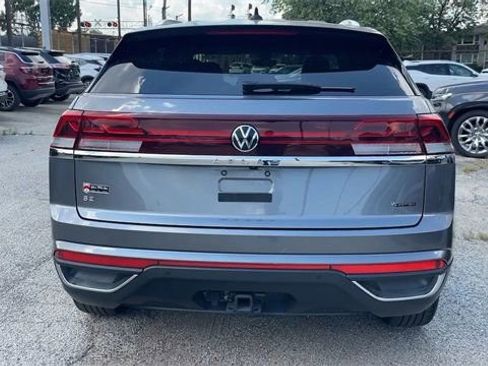 Used 2024 Volkswagen Atlas Cross Sport SE image 27