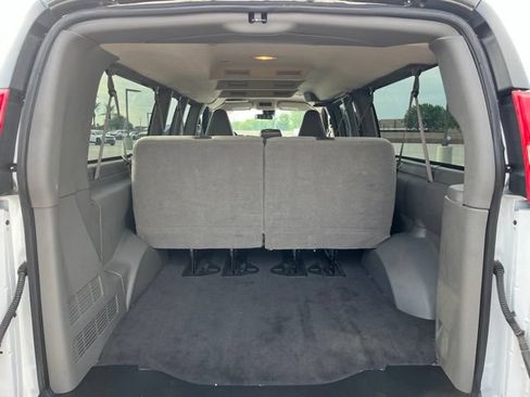 Used 2025 Chevrolet Express 3500 LT w/ LT Preferred Equipment Group RWD image 8