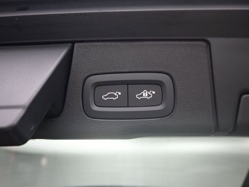 New 2026 Volvo XC60 T8 Plus w/ Protection Package Premier image 32