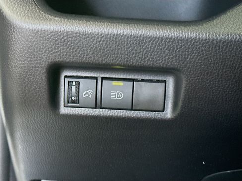 Used 2025 Toyota RAV4 XLE FWD image 17