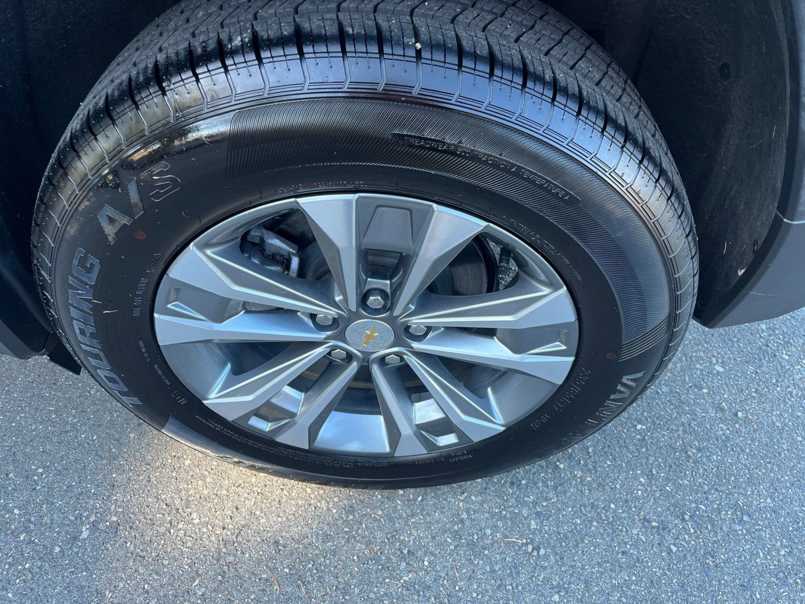 Used 2025 Chevrolet Equinox LT FWD image 31