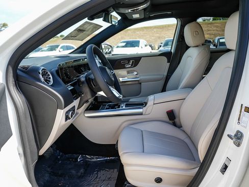 New 2026 Mercedes-Benz GLA 250 4MATIC image 18