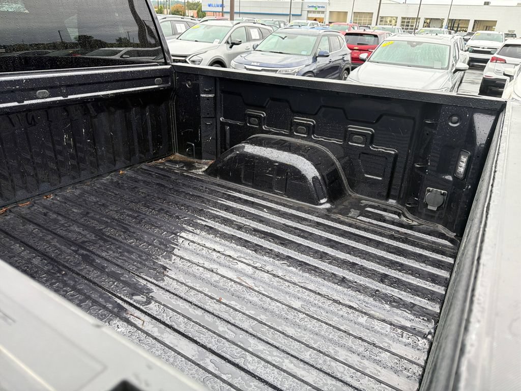 Used 2024 Chevrolet Silverado 1500 LT AWD/4WD image 24