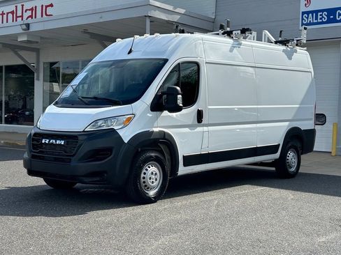 Used 2024 RAM ProMaster 2500 FWD image 3