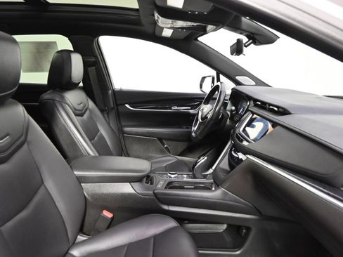 Used 2021 Cadillac XT5 Premium Luxury image 16