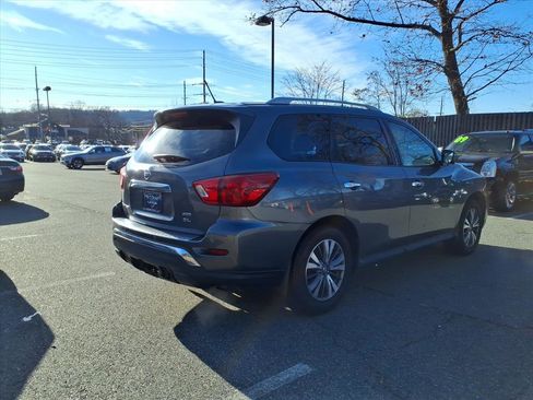 Used 2017 Nissan Pathfinder SL w/ SL Tech Package image 6