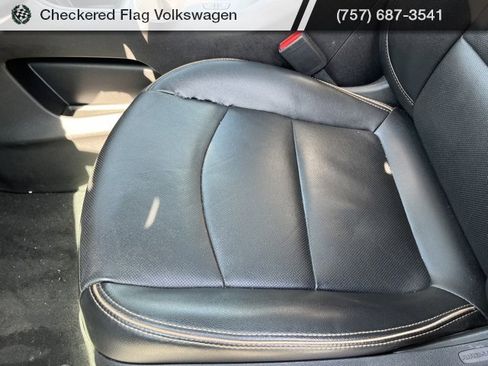 Used 2024 GMC Terrain AT4 image 27