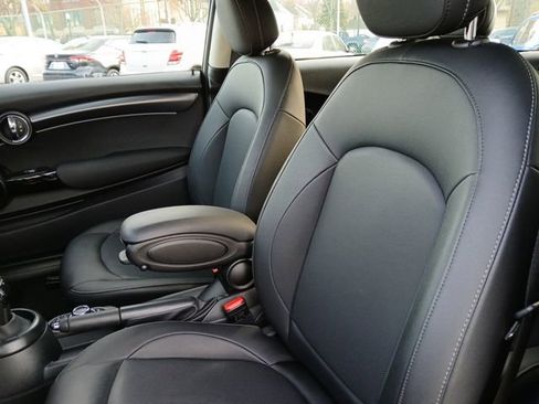 Used 2024 MINI Cooper 2-Door Hardtop image 18