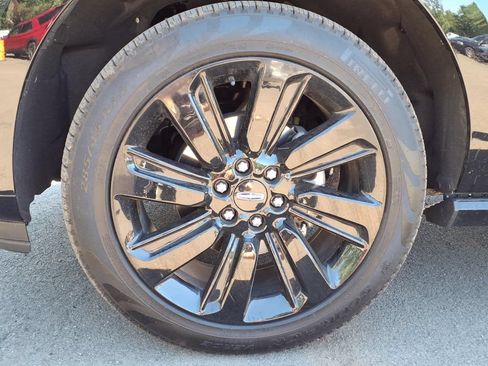 Certified 2024 Lincoln Navigator Reserve AWD/4WD image 27