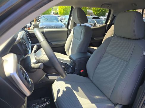Used 2022 Toyota Tacoma SR5 AWD/4WD image 23