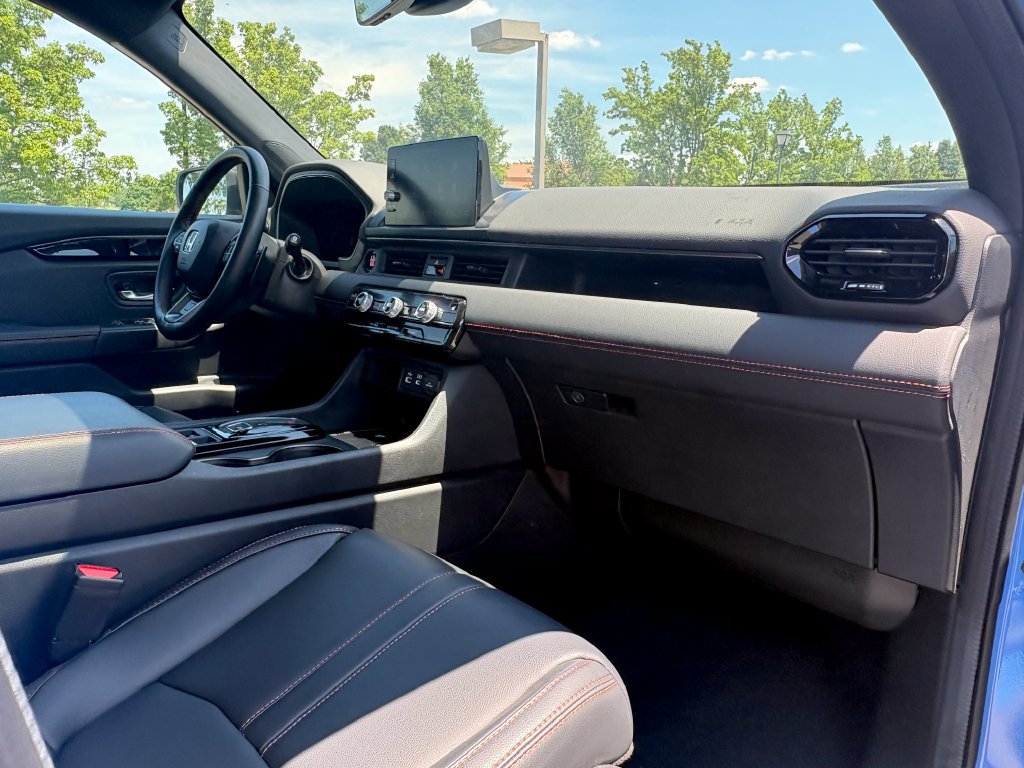 Used 2024 Honda Pilot TrailSport image 17