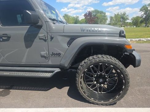Used 2021 Jeep Gladiator Sport AWD/4WD image 4